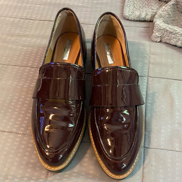 Halogen Women burgundy Shoes Size 9.